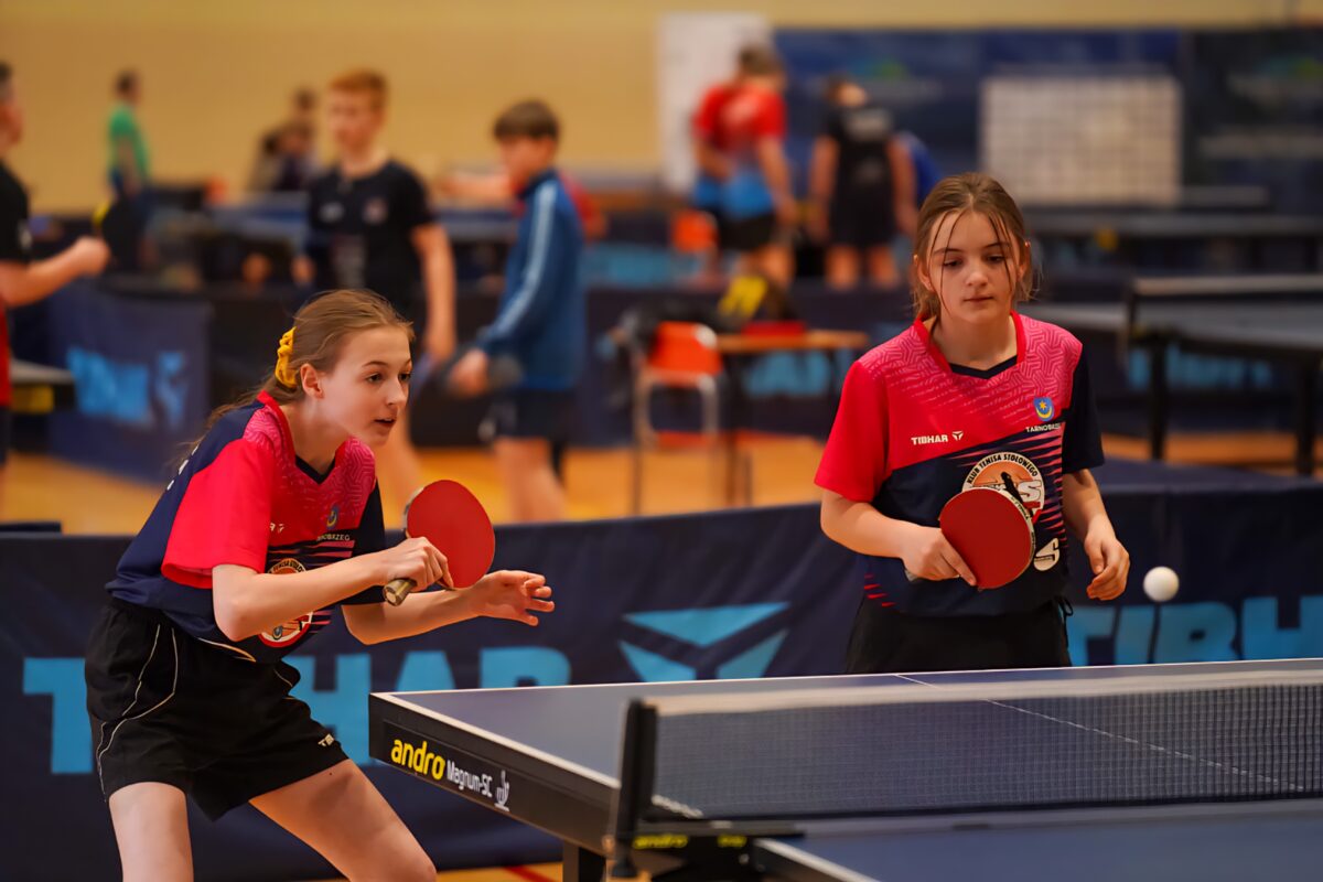Drużynowe Mistrzostwa Podkarpacia w Tenisie Stołowym z udziałem zawodników i zawodniczek KTS Enea Siarkopol Tarnoberzeg